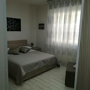 la-casa-di-donatella.hotels-amalfi.com/